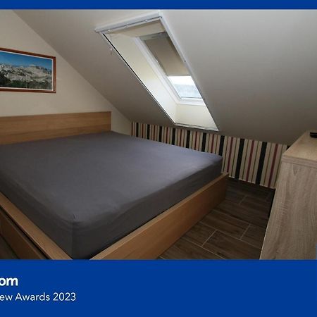 Blonde River Apartman Soter Szeged Exteriör bild