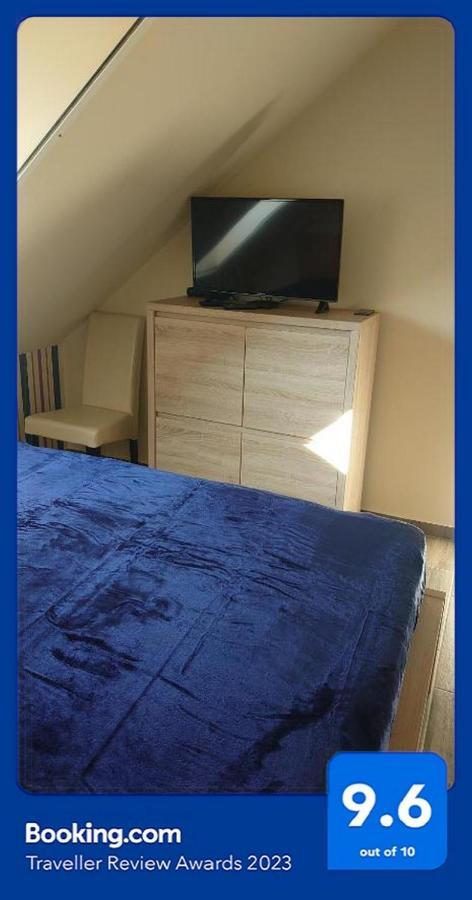 Blonde River Apartman Soter Szeged Exteriör bild
